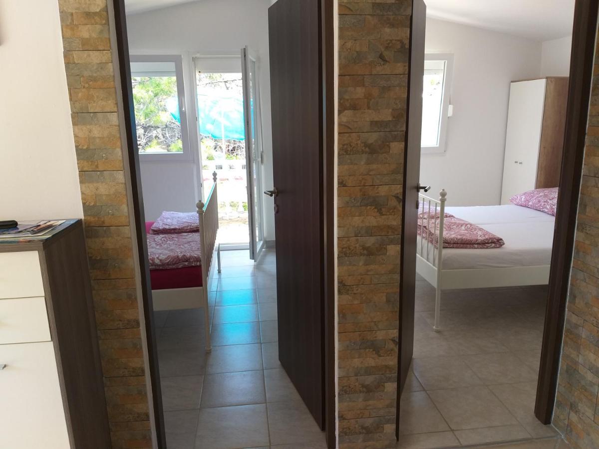 Familien Ferienhaus Vir Croatia 150M Strand Restaurant Einkaufen Exteriör bild