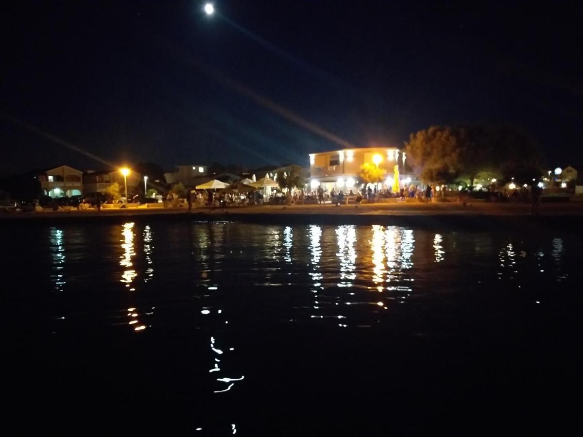 Familien Ferienhaus Vir Croatia 150M Strand Restaurant Einkaufen Exteriör bild