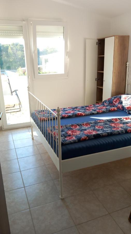 Familien Ferienhaus Vir Croatia 150M Strand Restaurant Einkaufen Exteriör bild