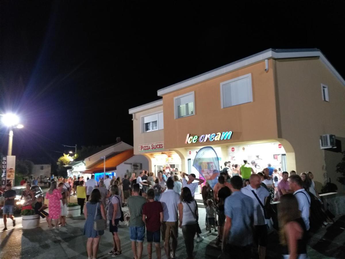 Familien Ferienhaus Vir Croatia 150M Strand Restaurant Einkaufen Exteriör bild